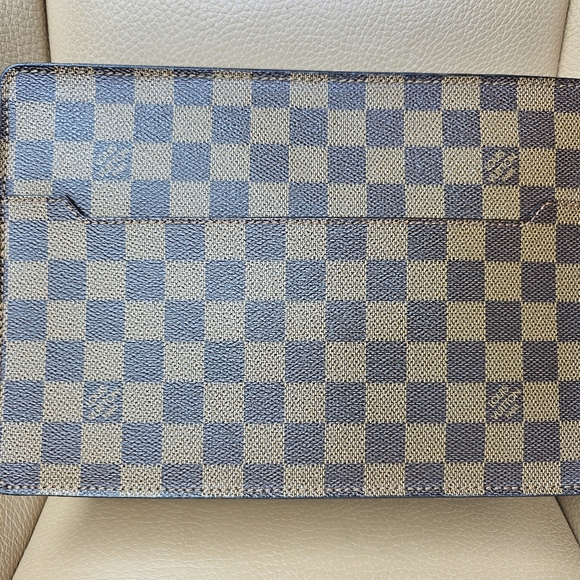 Ultra Rare Louis Vuitton Homme Pochette Clutch /Crossbody. UNISEX! 🔥 - Picture 2 of 15